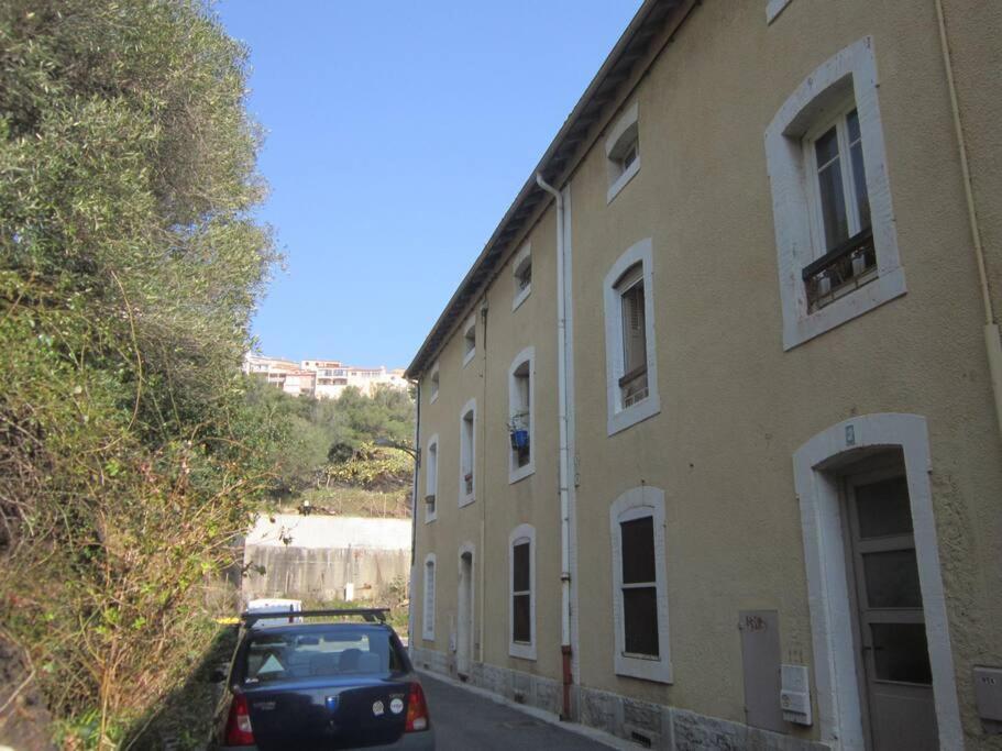 Appart F3 A 150 M De La Plage Avec Parking Prive Cerbère Esterno foto