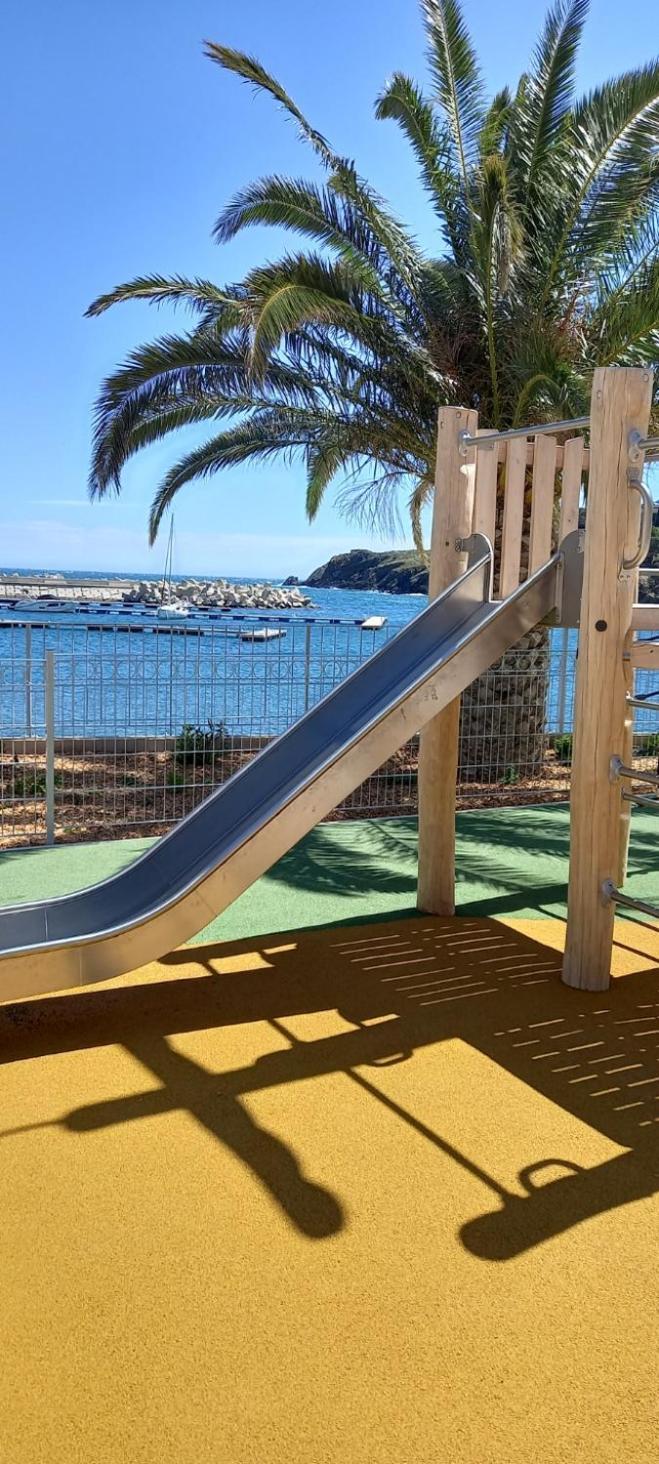 Appart F3 A 150 M De La Plage Avec Parking Prive Cerbère Esterno foto